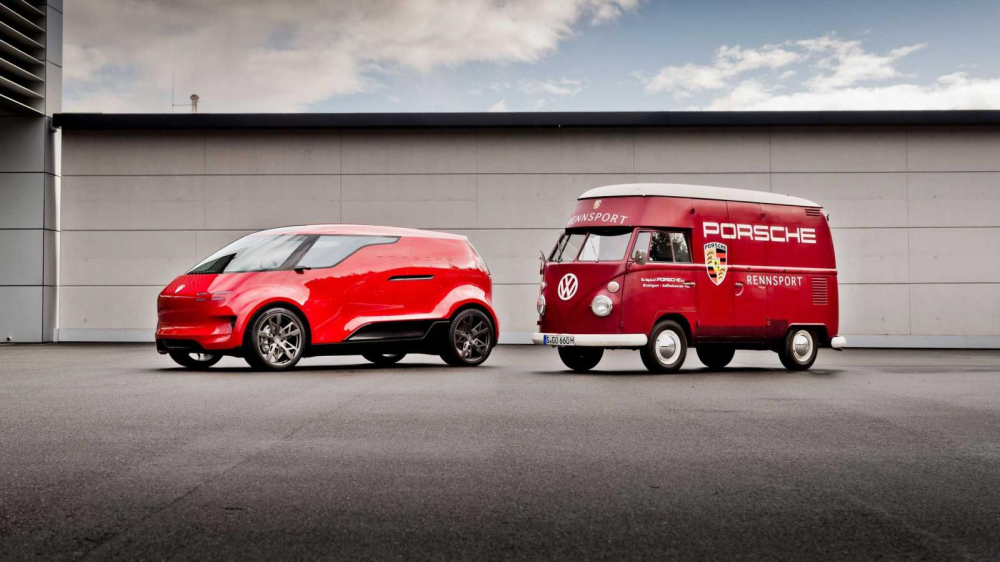 Porsche&nbsp;Vision Renndienst đứng cạnh một chiếc&nbsp;Volkswagen T1