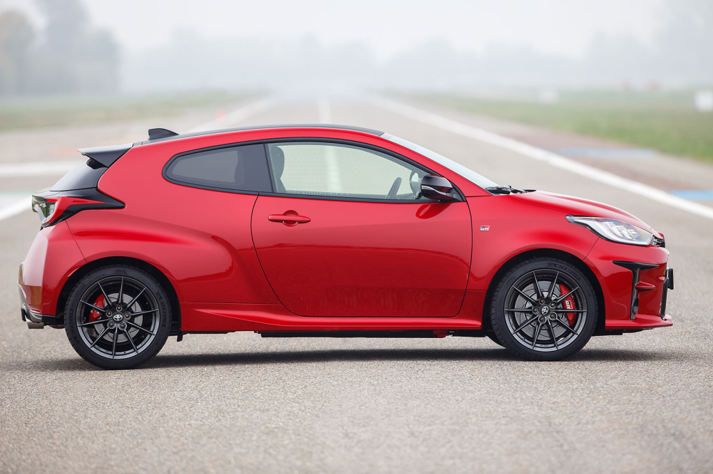 Toyota GR Yaris 2021 có kích thước lớn hơn bản thường