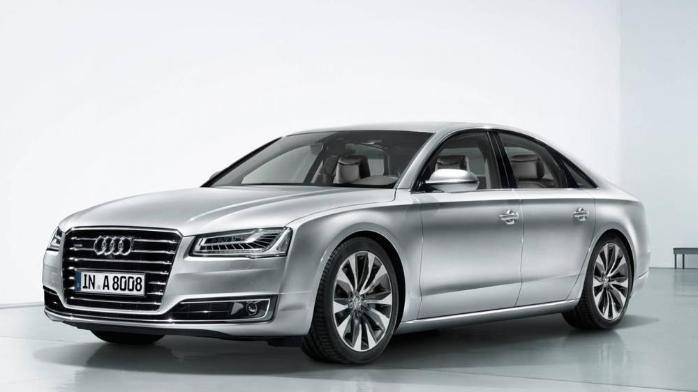 Audi A8L 4.0 TFSI sản xuất từ tháng1/2014 đến 12/2016 được triệu hồi để khắc phục lỗi gioăng cao su khoang máy.