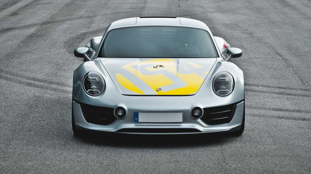 Trực diện đầu xe Porsche Le Mans Living Legend