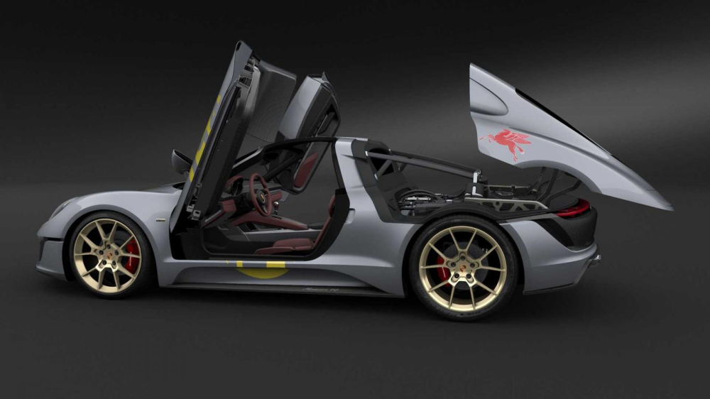 Porsche Le Mans Living Legend khi mở hết các cánh cửa