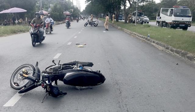 Hiện trường vụ tai nạn nam thanh ni&ecirc;n đ&acirc;m gục CSGT tại TP.HCM