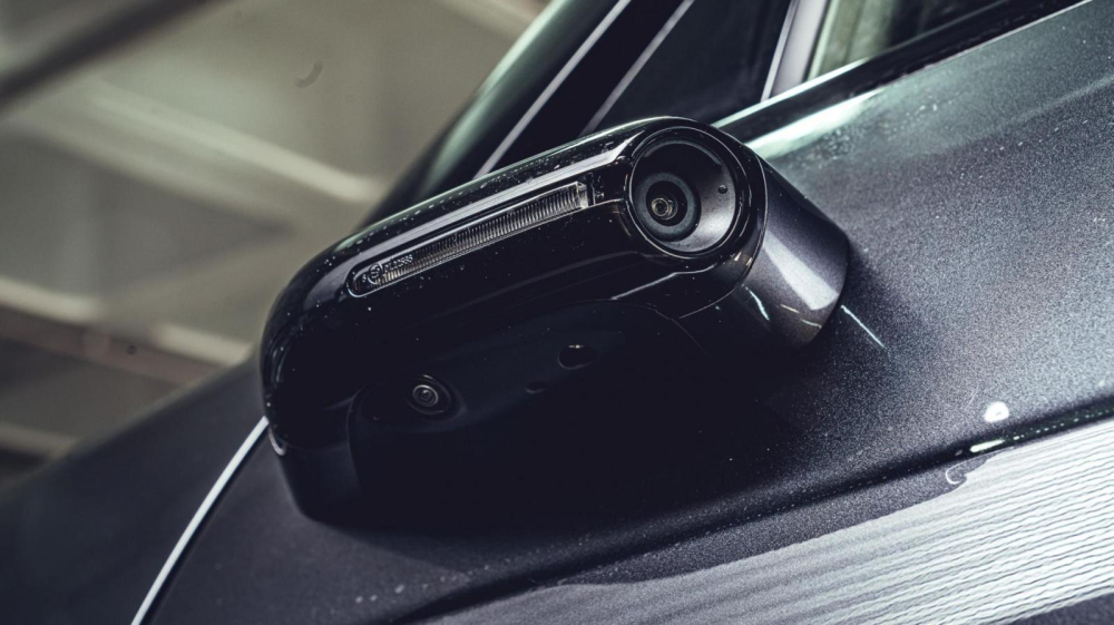 Camera kỹ thuật số được d&ugrave;ng thay gương chiếu hậu ngoại thất