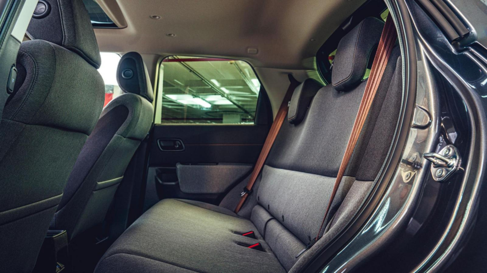 Ghế của Honda e được bọc bằng nỉ xước khi sofa ở nh&agrave;