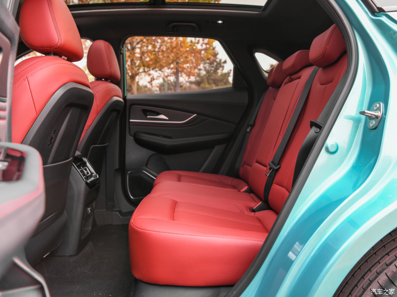 Hàng ghế sau của Dongfeng Fengxing T5 EVO