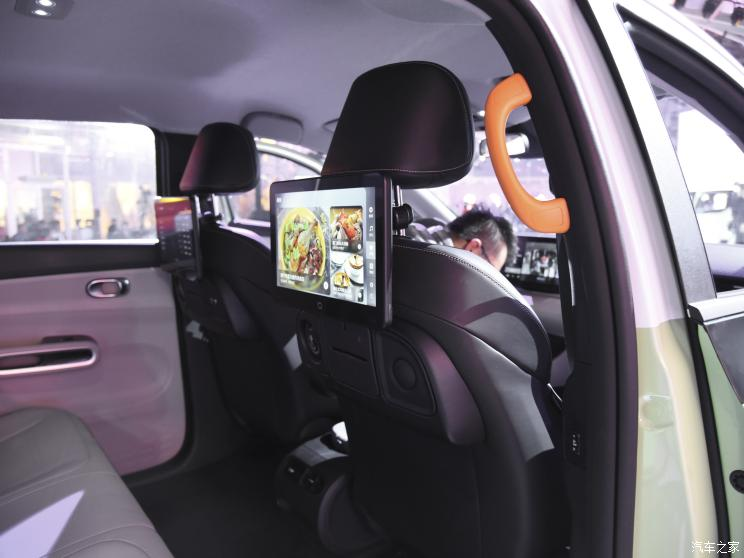 Nội thất phía sau của xe taxi điện BYD-DiDi D1 Nội thất phía sau của xe taxi điện BYD-DiDi D1