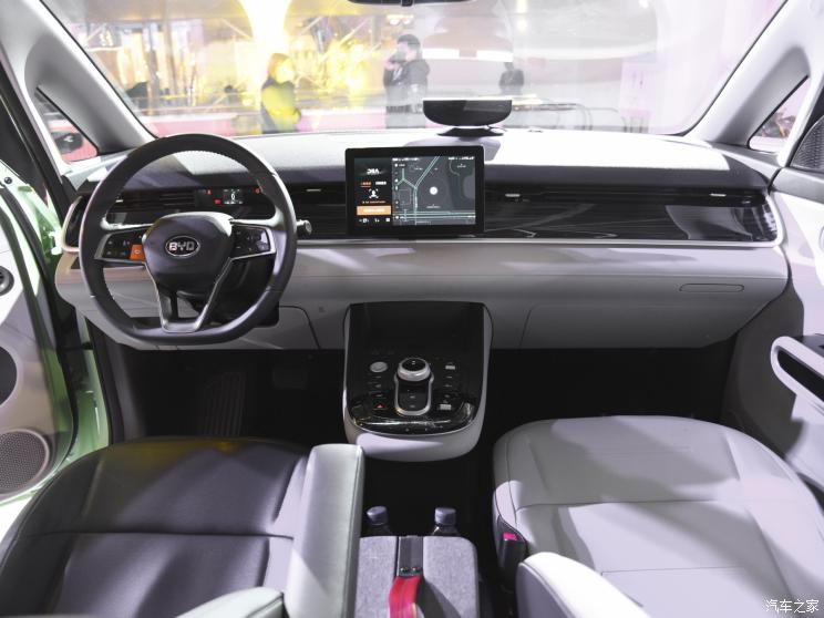 Nội thất phía trước của xe taxi điện BYD-DiDi D1 Nội thất phía trước của xe taxi điện BYD-DiDi D1