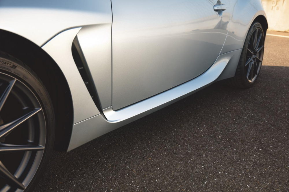 Khe gió sau chắn bùn trước của Subaru BRZ 2022 Khe gió sau chắn bùn trước của Subaru BRZ 2022