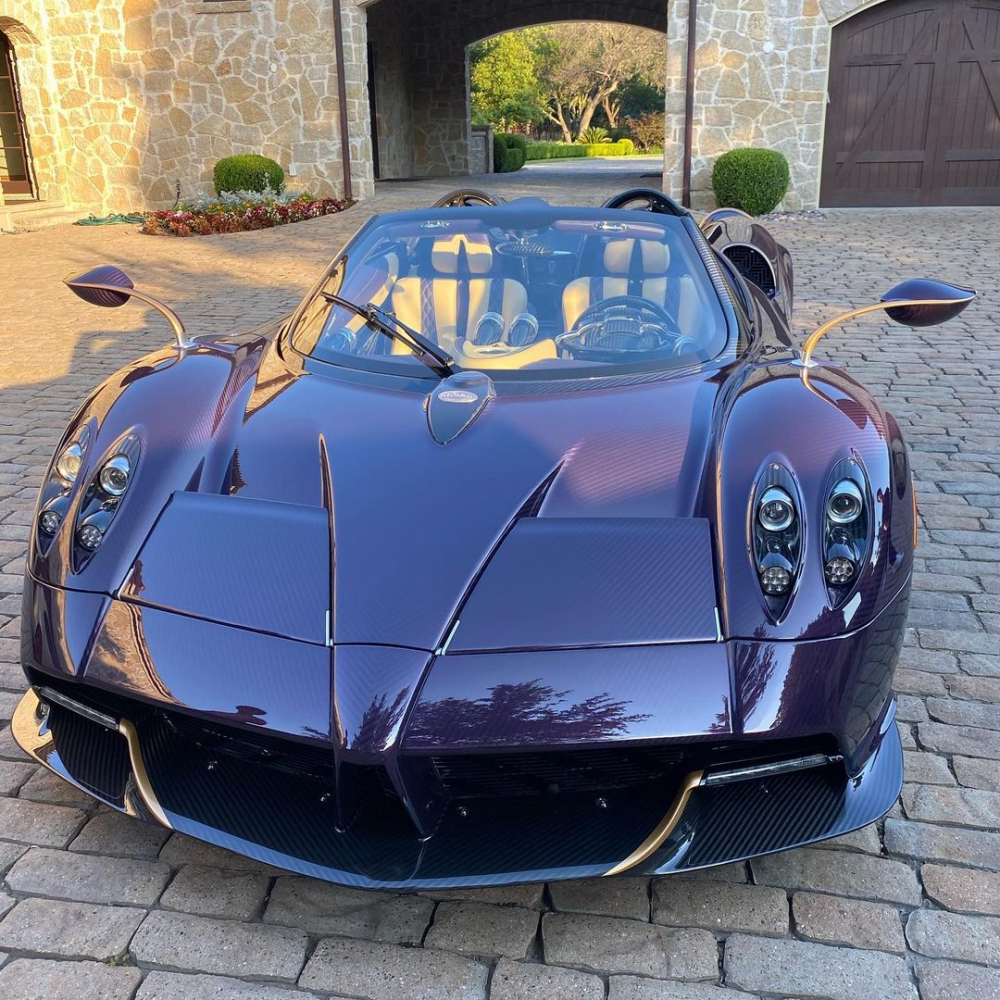 Đây là chiếc siêu xe Pagani Huayra Roadster có một không hai Đây là chiếc siêu xe Pagani Huayra Roadster có một không hai