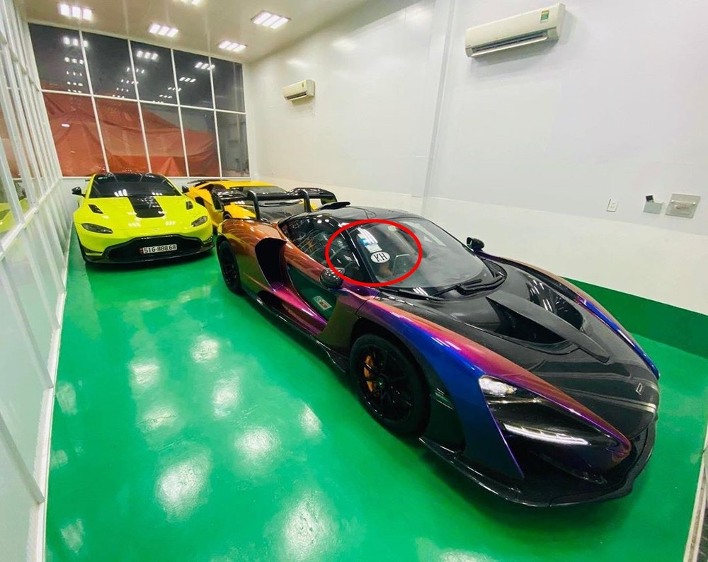 Hình ảnh garage siêu xe trước đó của doanh nhân quận 12 có McLaren Senna, Lamborghini Aventador S và Aston Martin V8 Vantage. Chiếc siêu xe thứ 4 chính là một dòng xe của Ferrari Hình ảnh garage siêu xe trước đó của doanh nhân quận 12 có McLaren Senna, Lamborghini Aventador S và Aston Martin V8 Vantage. Chiếc siêu xe thứ 4 chính là một dòng xe của Ferrari