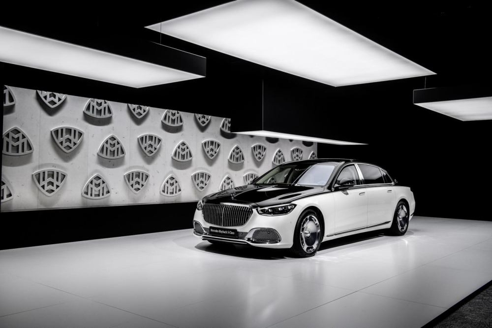 Mercedes-Maybach S-Class 2021 nhìn từ phía trước