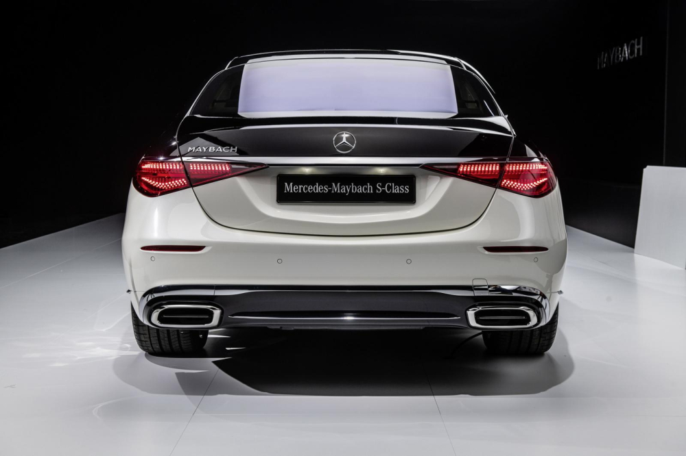 Mercedes-Maybach S-Class 2021 nhìn từ đằng sau