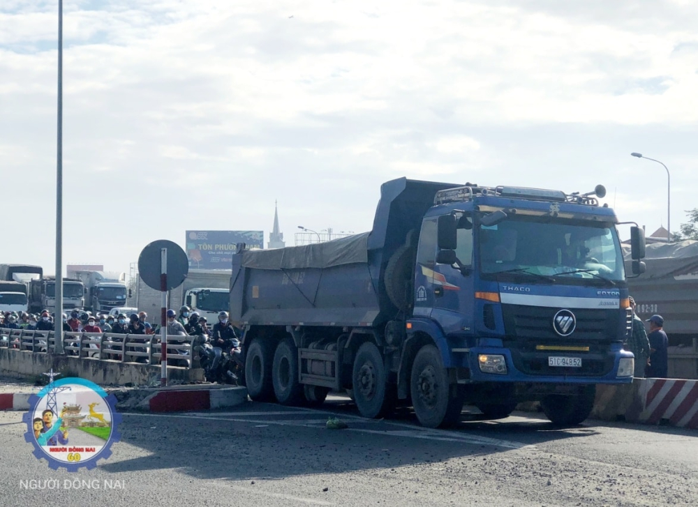 Chiếc xe ben tại hiện trường vụ việc Chiếc xe ben tại hiện trường vụ việc