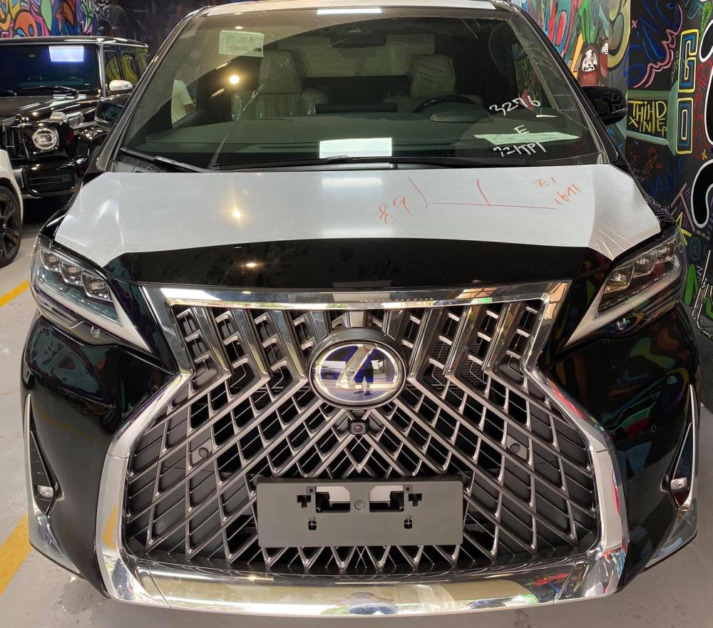 Thiết kế phần đầu của MPV hạng sang Lexus LM 300h 2020 Thiết kế phần đầu của MPV hạng sang Lexus LM 300h 2020