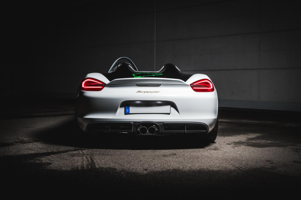 Nó được chế tạo dựa trên Boxster thế hệ 981, trang bị động cơ Cayman GT4 mạnh 387 mã lực Nó được chế tạo dựa trên Boxster thế hệ 981, trang bị động cơ Cayman GT4 mạnh 387 mã lực