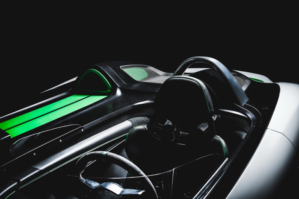 Boxster Bergspyder thực sự là một chiếc xe ra đời vì những người mê tốc độ Boxster Bergspyder thực sự là một chiếc xe ra đời vì những người mê tốc độ