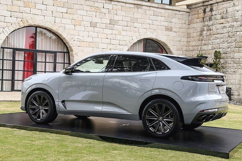 Changan Uni-K nhìn bên sườn Changan Uni-K nhìn bên sườn