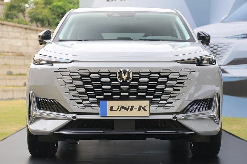 Cận cảnh thiết kế đầu xe của Changan Uni-K Cận cảnh thiết kế đầu xe của Changan Uni-K