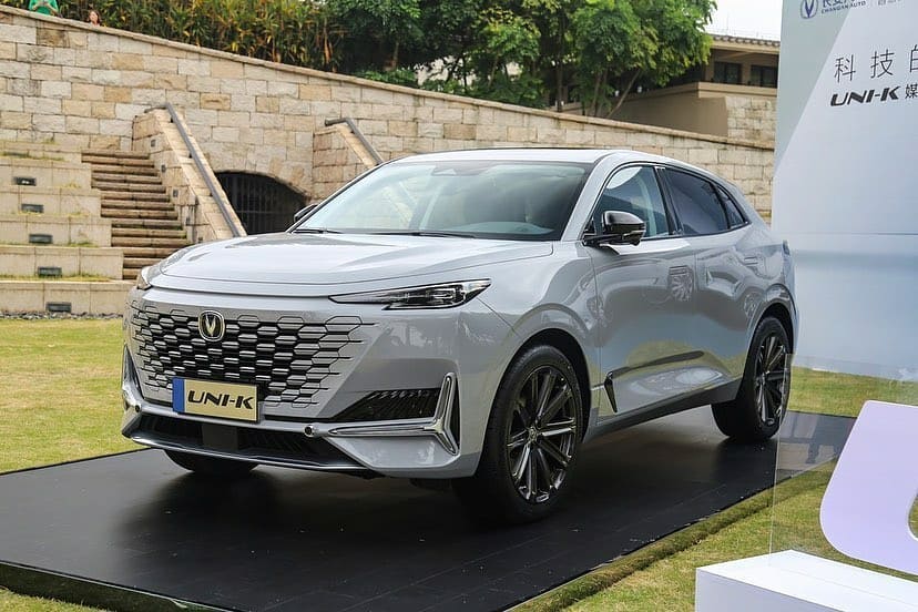 Changan Uni-K có đèn pha thanh mảnh Changan Uni-K có đèn pha thanh mảnh