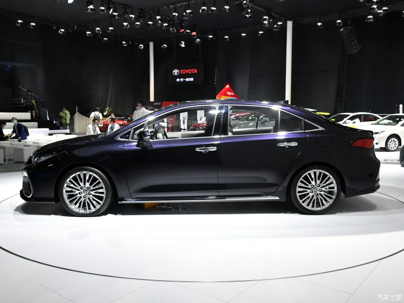 Toyota Allion 2021 lớn hơn Corolla Altis nhưng lại nhỏ hơn Avalon