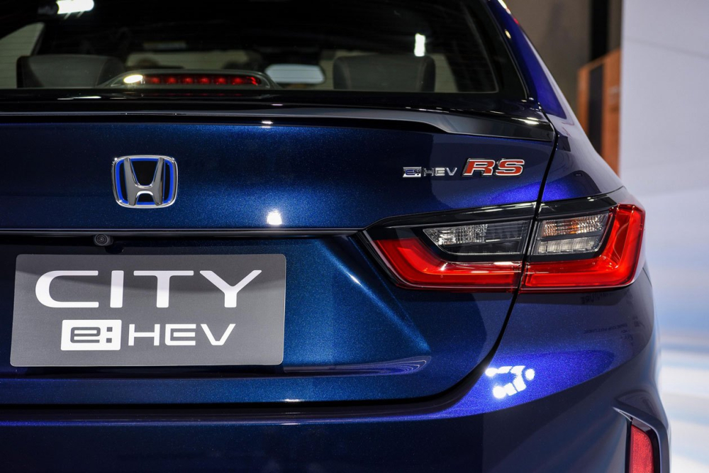 Honda City e:HEV RS 2021 với màu xanh dành riêng