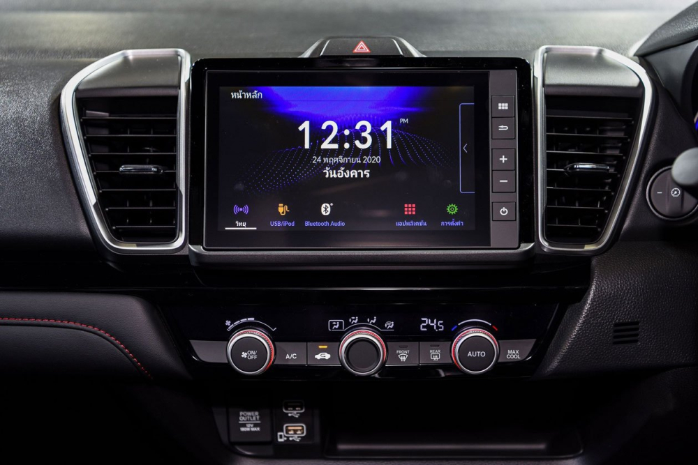Màn hình thông tin giải trí của Honda City e:HEV RS 2021