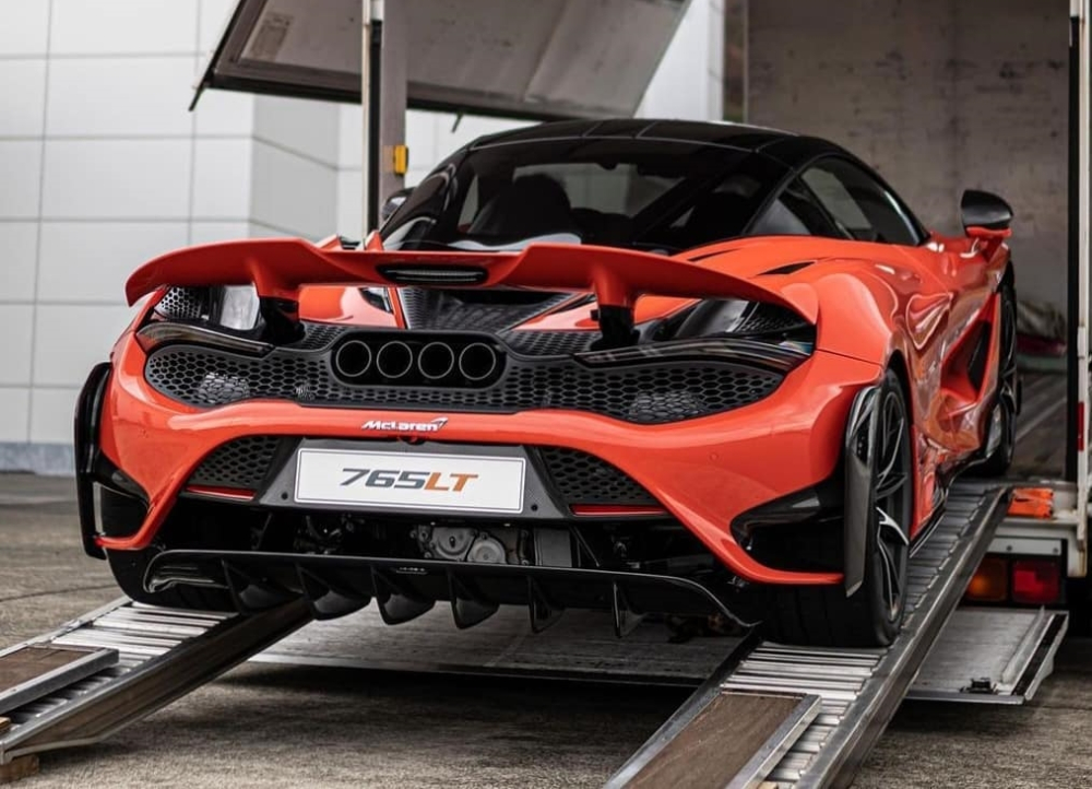 Chiếc siêu xe McLaren 756LT đầu tiên về Việt Nam đang trên đường về nước