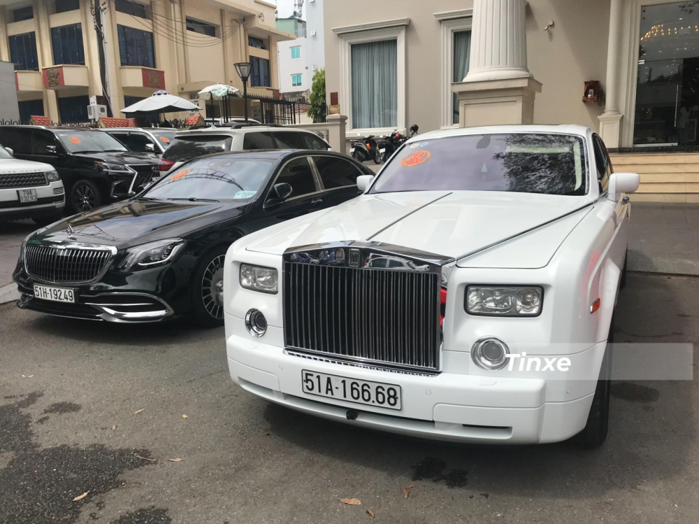 Chiếc xe siêu sang Rolls-Royce Phantom màu trắng này của nhà Phan Thành