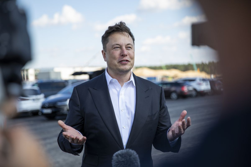 Elon Musk, CEO Tesla, đã chính thức trở thành người giàu thứ 2 thế giới với tổng giá trị tài sản 127,9 tỷ USD