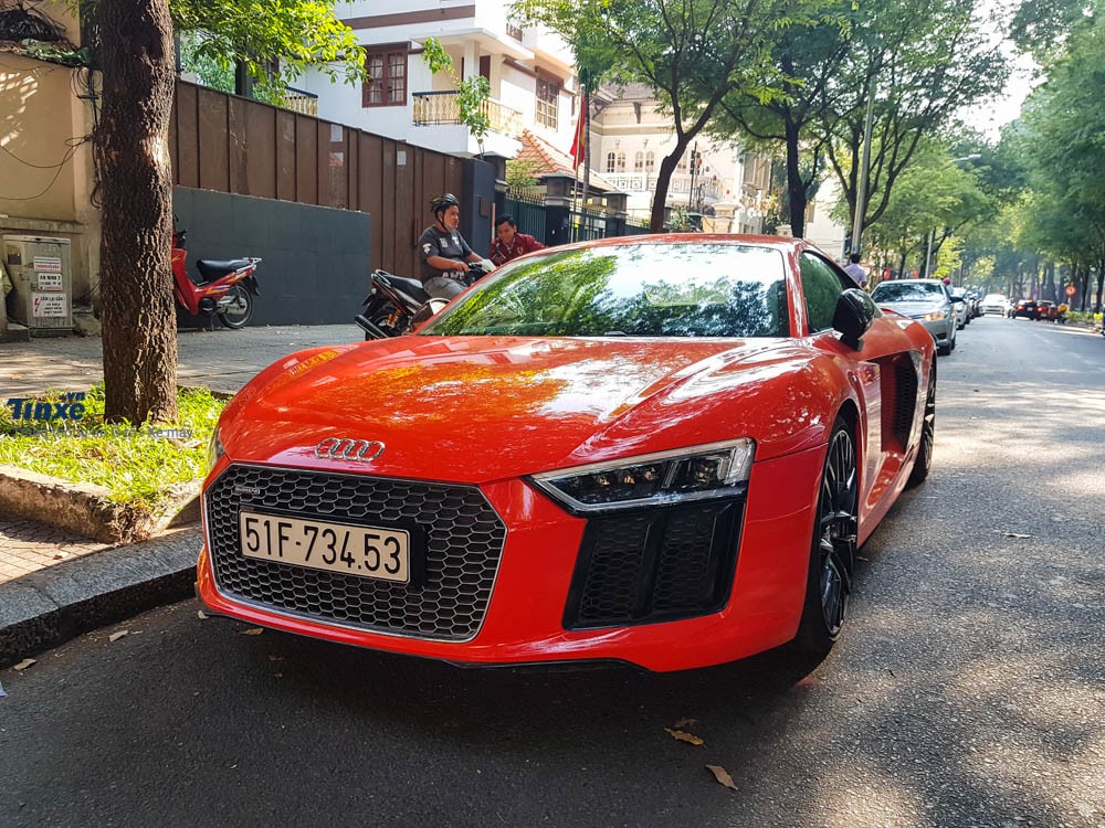 Si&ecirc;u xe Audi R8 V10 Plus của Phan Th&agrave;nh từng g&oacute;p mặt trong MV ca nhạc đầu tay của t&igrave;nh cũ Midu