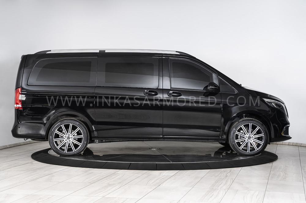 Ph&iacute;a sườn&nbsp;của Inkas&nbsp;Mercedes-Benz V-Class