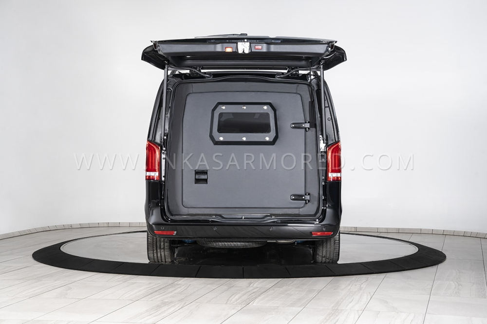 Cửa chống đạn bổ sung ở ph&iacute;a sau&nbsp;của Inkas&nbsp;Mercedes-Benz V-Class