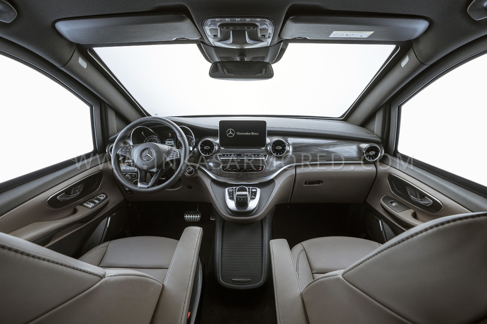 Nội thất v&agrave; hệ thống l&aacute;i của&nbsp;Inkas&nbsp;Mercedes-Benz V-Class