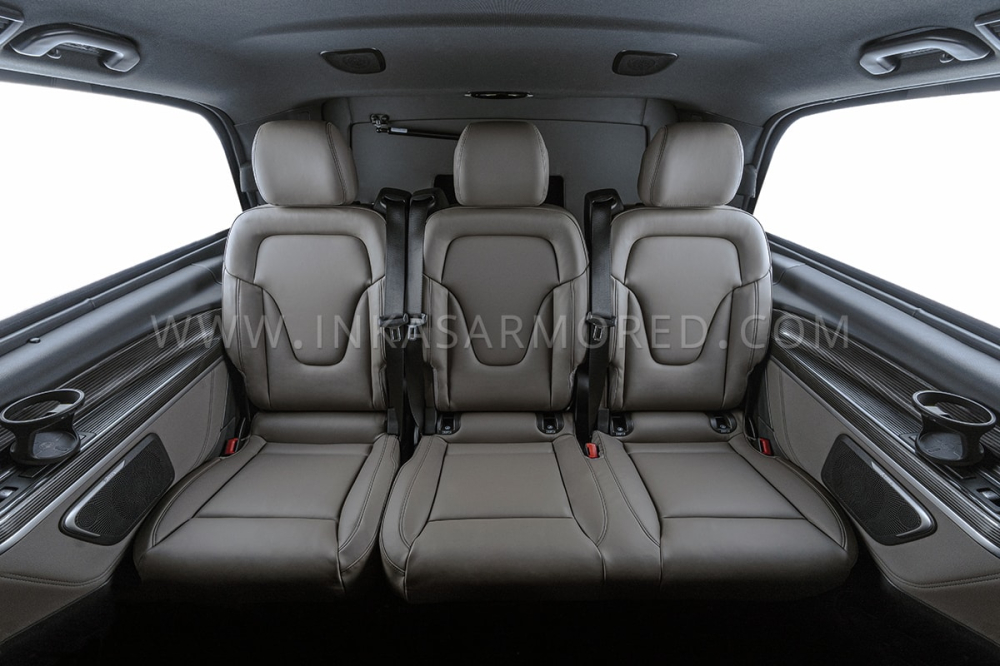 H&agrave;ng ghế thứ ba của&nbsp;Inkas&nbsp;Mercedes-Benz V-Class