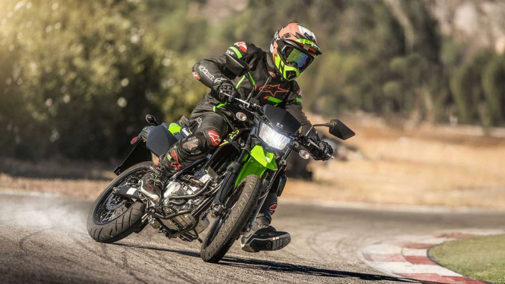 Kawasaki KLX 300 và KLX 300 SM 2021 chính thức ra mắt Kawasaki KLX 300 và KLX 300 SM 2021 chính thức ra mắt