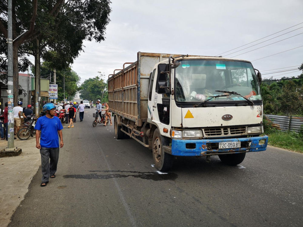 Chiếc &ocirc; t&ocirc; tải tại hiện trường vụ tai nạn