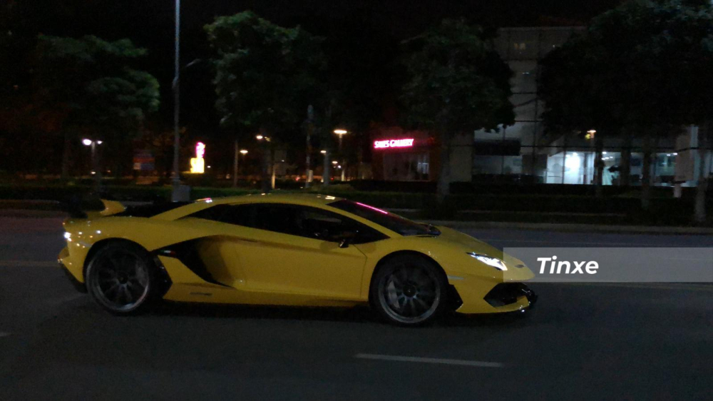 Siêu xe Lamborghini Aventador SVJ có công suất tối đa 770 mã lực, tăng 70 mã lực so với Lamborghini Aventador LP700-4, cao hơn 40 mã lực so với Lamborghini Aventador S và hơn 20 mã lực so với đàn anh là Lamborghini Aventador SV Siêu xe Lamborghini Aventador SVJ có công suất tối đa 770 mã lực, tăng 70 mã lực so với Lamborghini Aventador LP700-4, cao hơn 40 mã lực so với Lamborghini Aventador S và hơn 20 mã lực so với đàn anh là Lamborghini Aventador SV