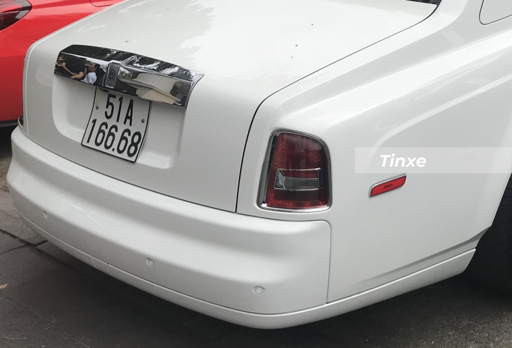 Thiết kế đuôi xe của Rolls-Royce Phantom