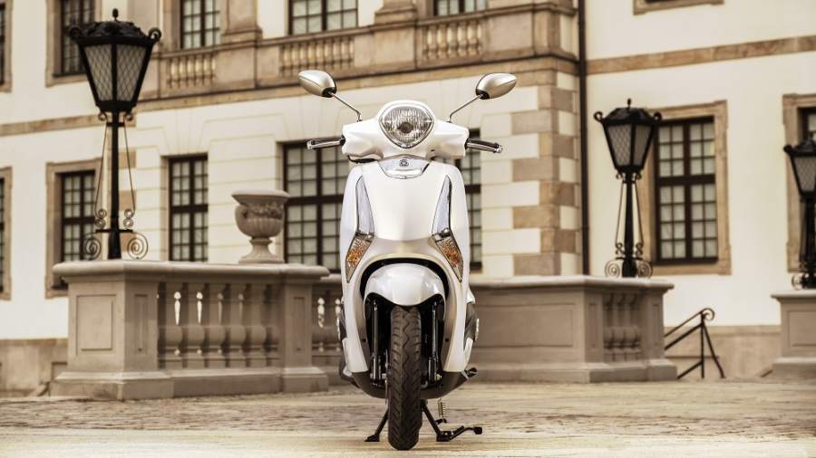 Thiết kế d&agrave;n đầu kh&ocirc;ng c&oacute; sự kh&aacute;c biệt với Yamaha Latte