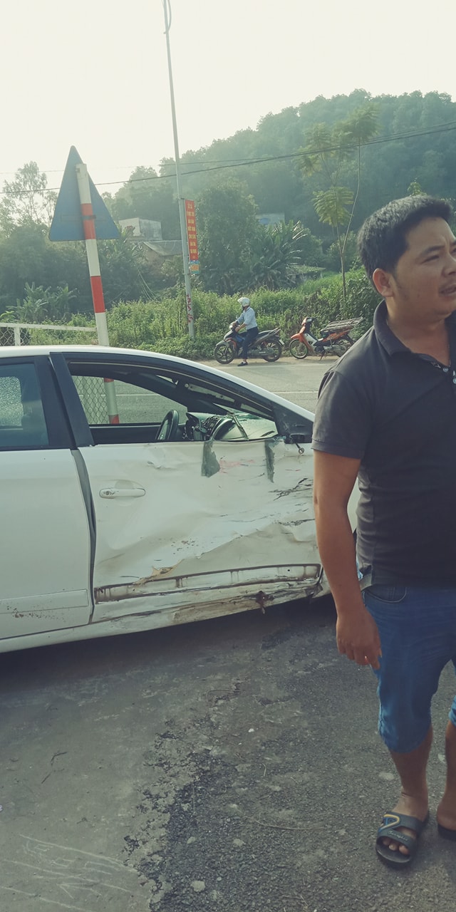 Chiếc Toyota Yaris tại hiện trường vụ tai nạn