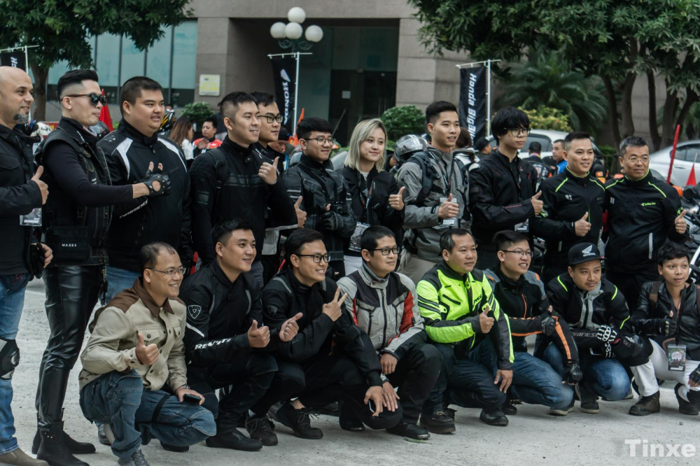 Tranh thủ chụp ảnh lưu niệm tại sự kiện cùng các đồng đội tại Honda Biker Day 2020