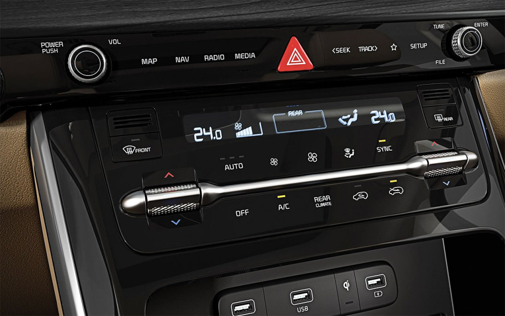 M&agrave;n h&igrave;nh của hệ thống điều h&ograve;a của Kia Sedona 2021