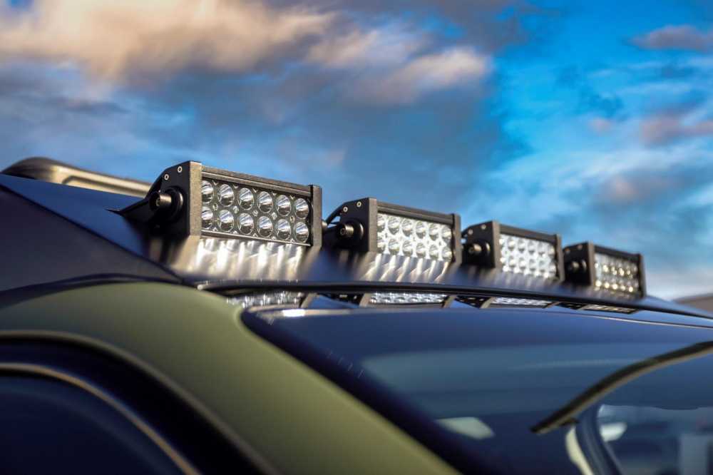 Dải đèn LED phụ trợ trên nóc của Kia Sorento Yosemite Dải đèn LED phụ trợ trên nóc của Kia Sorento Yosemite