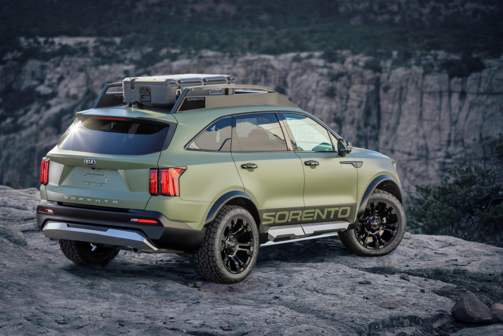 Kia Sorento Yosemite có tấm ốp gầm mạ crôm màu satin Kia Sorento Yosemite có tấm ốp gầm mạ crôm màu satin