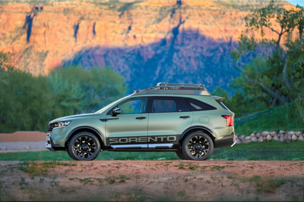 Kia Sorento Yosemite được sơn màu xanh nhám ấn tượng Kia Sorento Yosemite được sơn màu xanh nhám ấn tượng