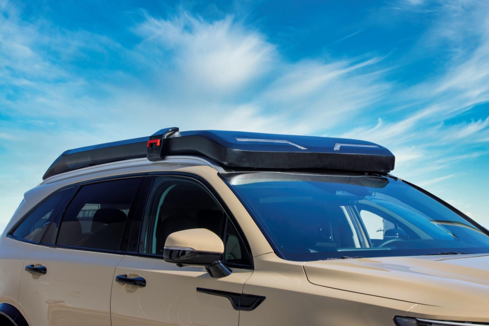 Trên nóc của Kia Sorento Zio có hộp đựng đồ Trên nóc của Kia Sorento Zio có hộp đựng đồ
