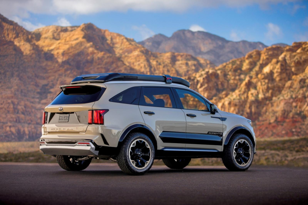 Kia Sorento Zio được sơn màu vàng cát Kia Sorento Zio được sơn màu vàng cát