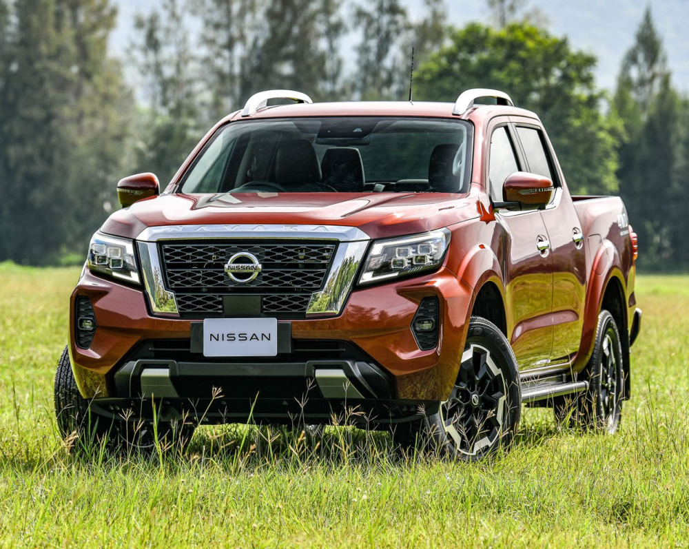 Nissan Navara 2021 c&oacute; cản trước h&igrave;nh dấu nh&acirc;n