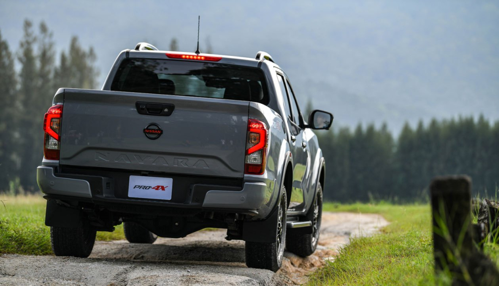 Nissan Navara 2021 c&oacute; 2 động cơ diesel 2,3 l&iacute;t