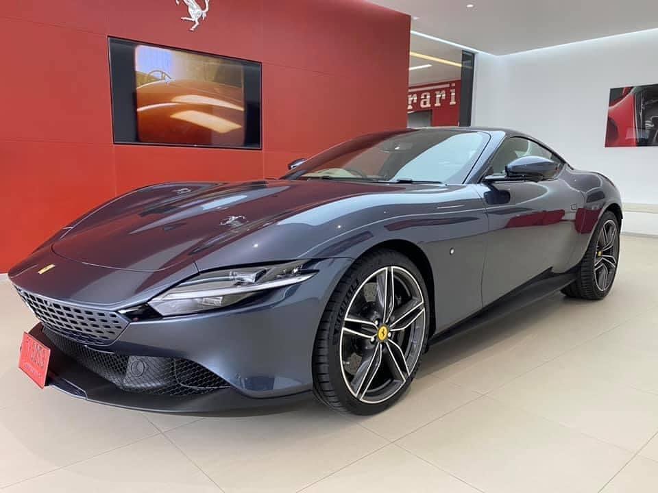 Chiếc Ferrari Roma mới đến Thái Lan đã có biển số và sử dụng tay lái nghịch